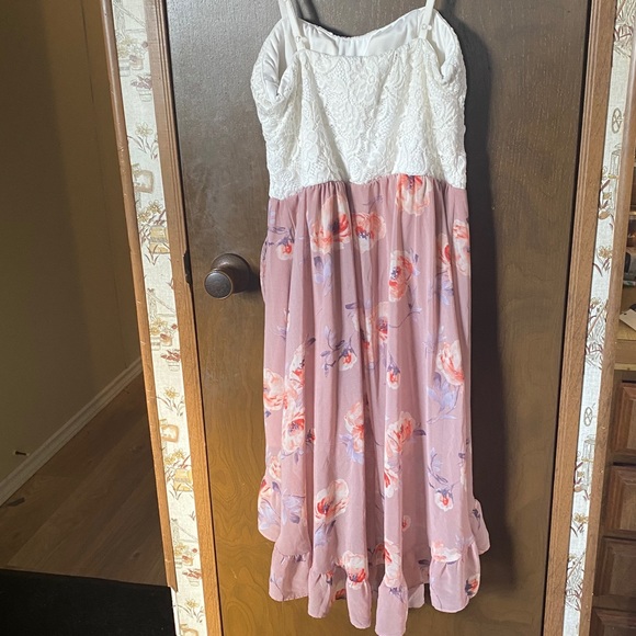 Floral/Lace Hi Low Dress - Picture 2 of 3